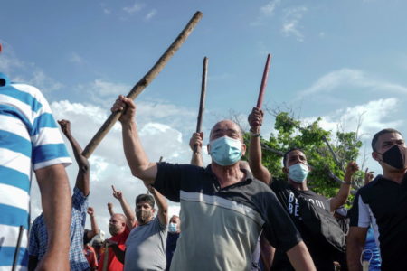 «Не пропагандирую». Мэр Майами объяснил свое заявление об ударах по Кубе