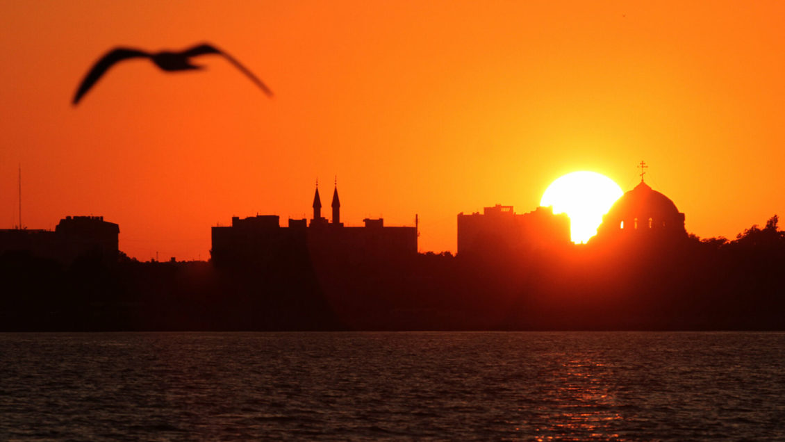Мэр Евпатории заявил об угрозе возникновения чрезвычайной ситуации Мэр Евпатории заявил об угрозе возникновения чрезвычайной ситуации