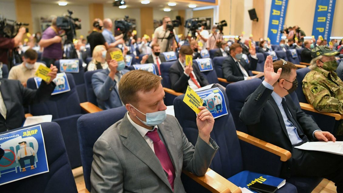 ЦИК исключил четырех кандидатов из федерального списка ЛДПР