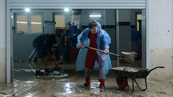 Мэр Сочи оценил ущерб от наводнения на курорте Мэр Сочи оценил ущерб от наводнения на курорте