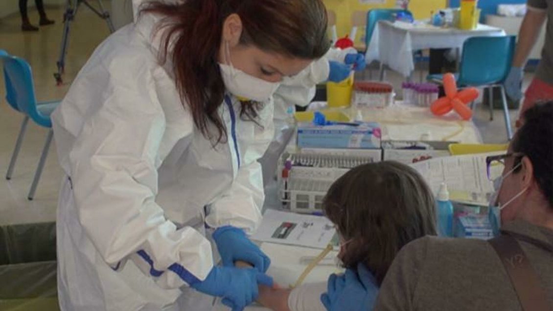 Ученые выяснили, от чего зависит уровень антител у переболевших COVID-19 Ученые выяснили, от чего зависит уровень антител у переболевших COVID-19