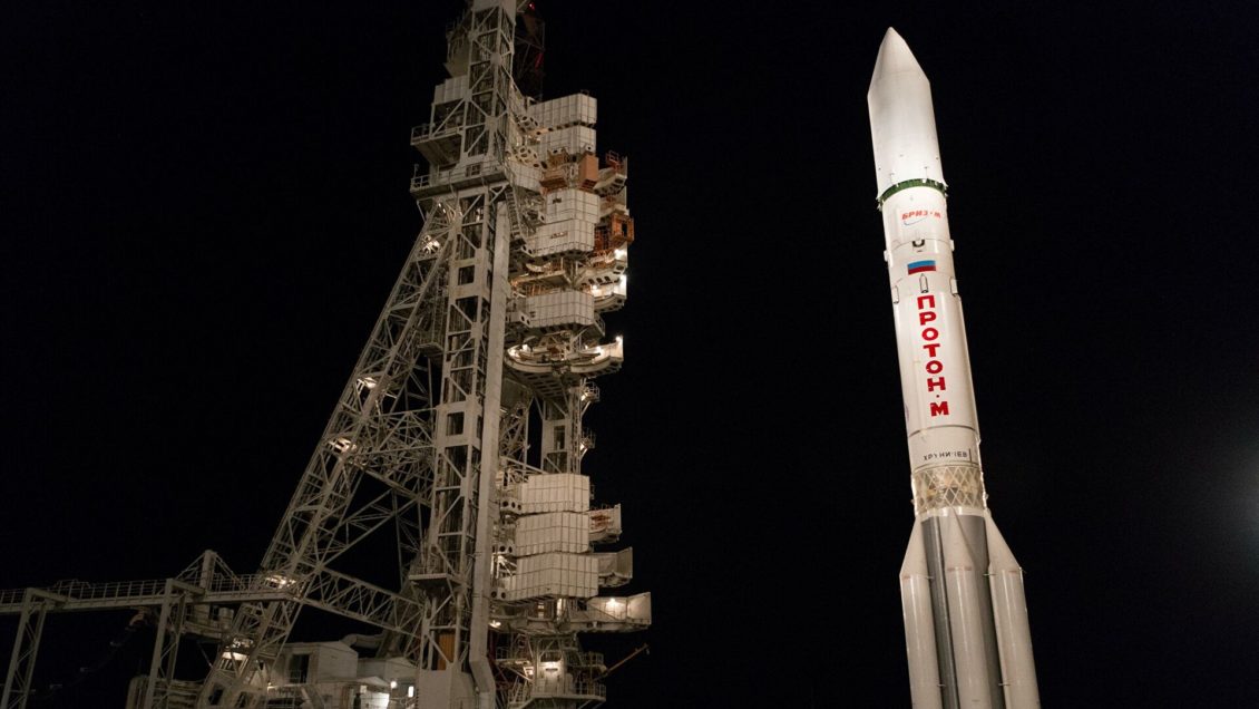 Ракету с модулем "Наука" для МКС установили на стартовом столе Ракету с модулем "Наука" для МКС установили на стартовом столе