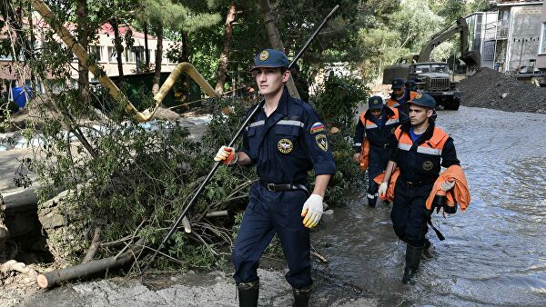 В Ялте дождь привел к локальным подтоплениям В Ялте дождь привел к локальным подтоплениям
