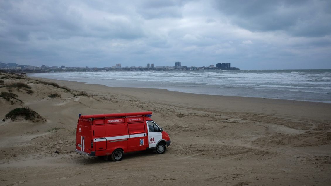 Под Волгоградом девочка перевернулась на надувном круге и утонула в реке Под Волгоградом девочка перевернулась на надувном круге и утонула в реке