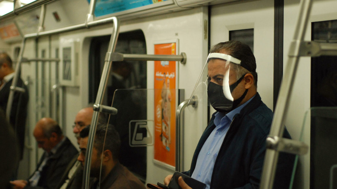 В иранской столице Тегеране закроются центральный базар и банки из-за тяжелой ситуации с COVID-19