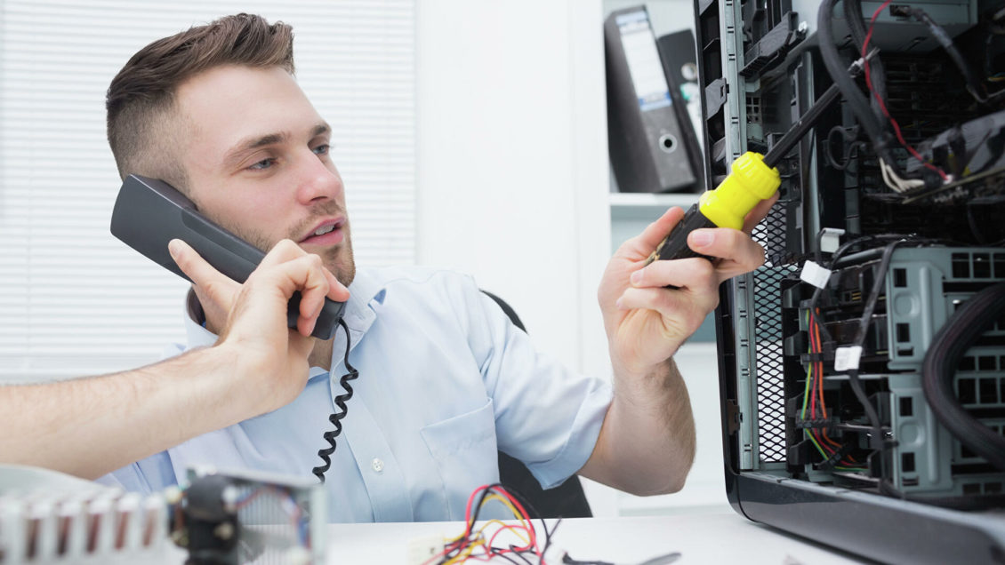 Смартфон на выброс. Почему техника стала неремонтопригодной