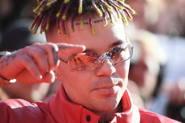 Рэпера Элджея лишили водительских прав и оштрафовали на 30 тысяч рублей Рэпера Элджея лишили водительских прав и оштрафовали на 30 тысяч рублей