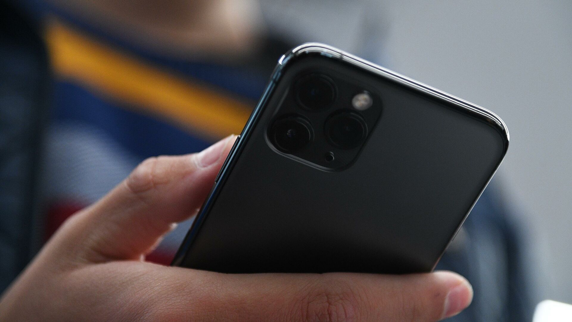 Смартфон на выброс. Почему техника стала неремонтопригодной