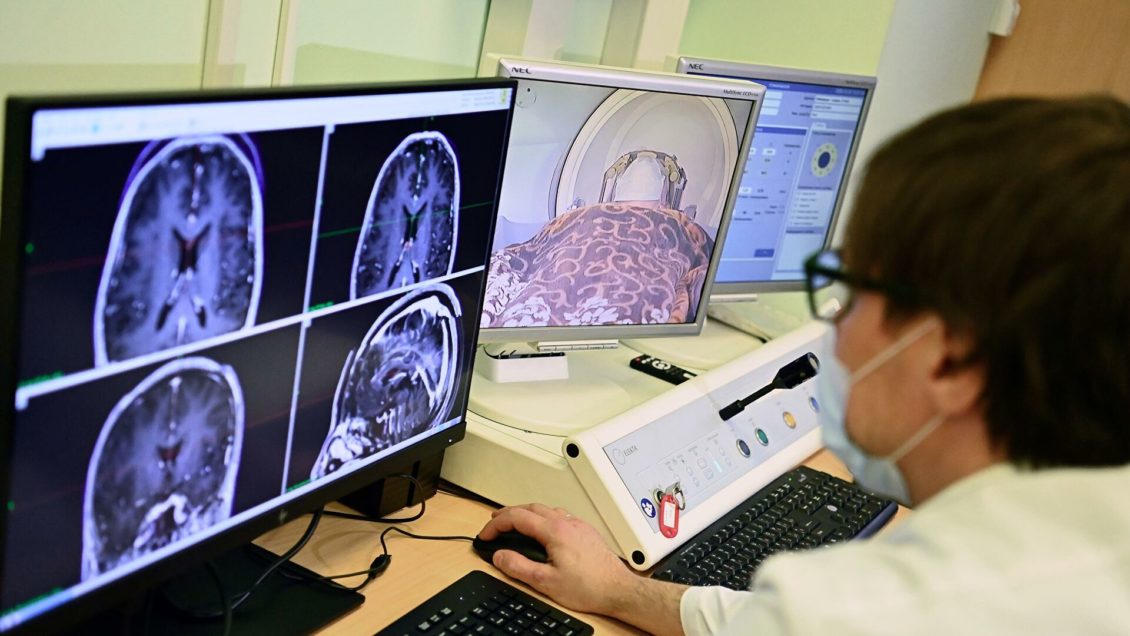 Топ-менеджер Veon рассказал, как использует чип в руке Топ-менеджер Veon рассказал, как использует чип в руке