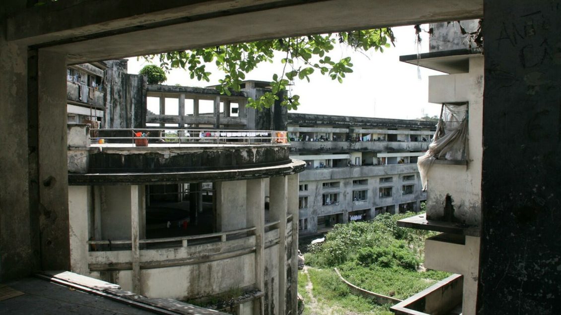 Военные взяли под контроль захваченный боевиками мозамбикский порт Мосимбоа-да-Прая
