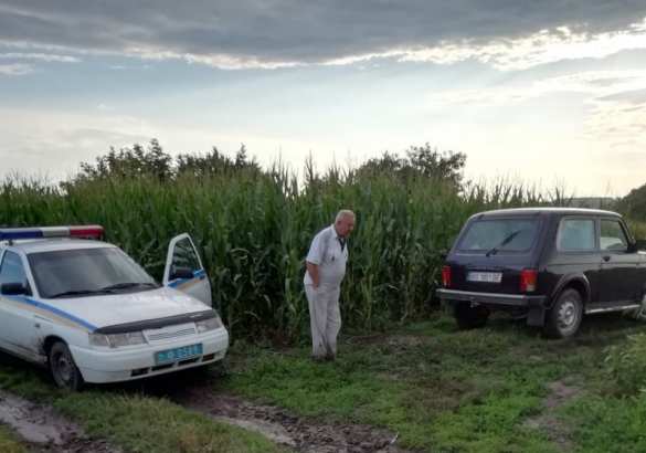 На Украине экс-мэр похитил с огорода местного жителя лук и капусту (ФОТО)