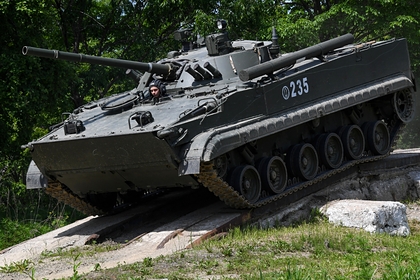 Российскую БМП-3Ф и украинский БТР-4 сравнили Российскую БМП-3Ф и украинский БТР-4 сравнили