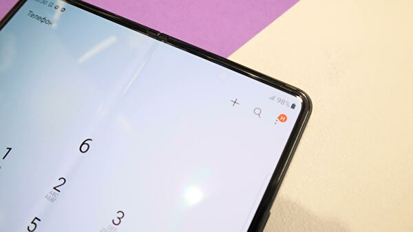 В Samsung показали складной смартфон с невидимой камерой Galaxy Z Fold3 В Samsung показали складной смартфон с невидимой камерой Galaxy Z Fold3