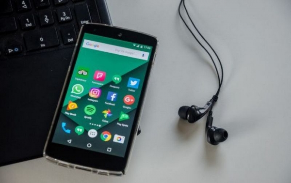 В Android появится функция управления смартфоном мимикой В Android появится функция управления смартфоном мимикой