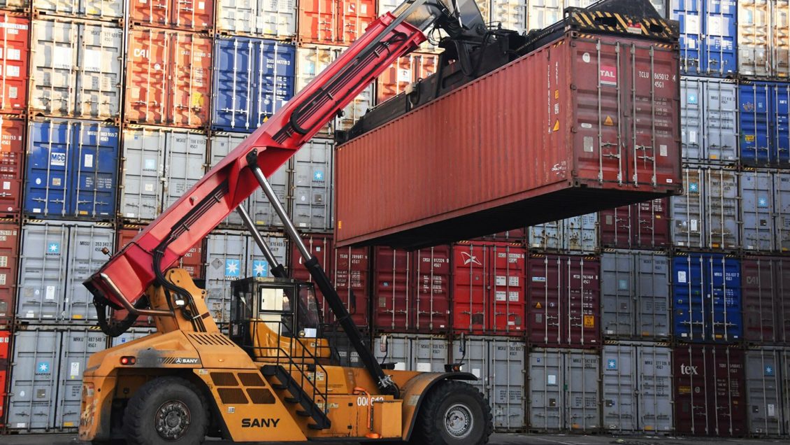 ФТС РФ: оборот торговли РФ-КНР в январе-июне вырос на 27,7%, до $61,9 млрд