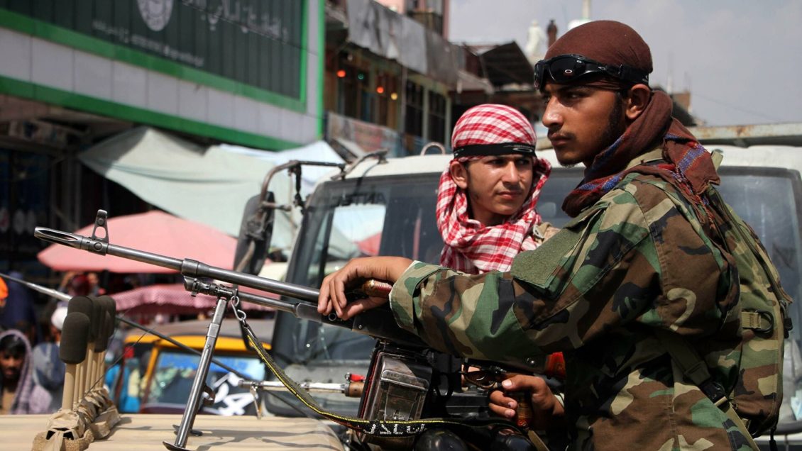 Боевики "Талибана"* расстреляли толпу и напали на автомобиль, семь человек погибли