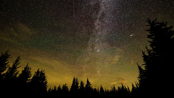 Астрономы открыли неизвестный ранее шлейф метеорного потока Персеиды Астрономы открыли неизвестный ранее шлейф метеорного потока Персеиды