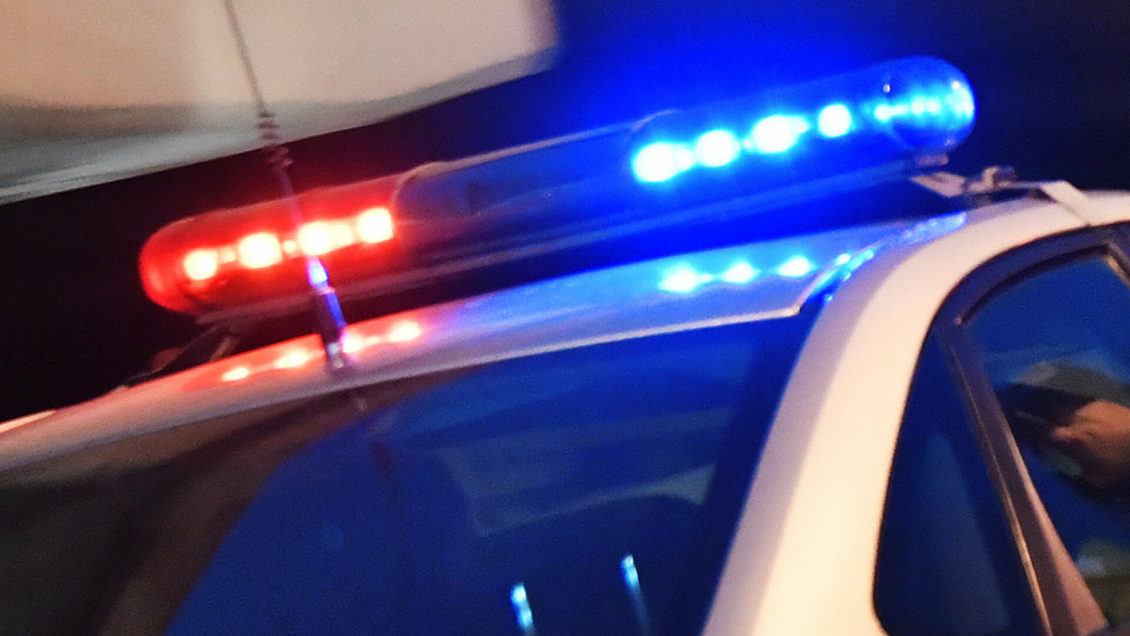 В Приангарье отец и сын на ходу незаметно открывали фуры и похищали груз В Приангарье отец и сын на ходу незаметно открывали фуры и похищали груз