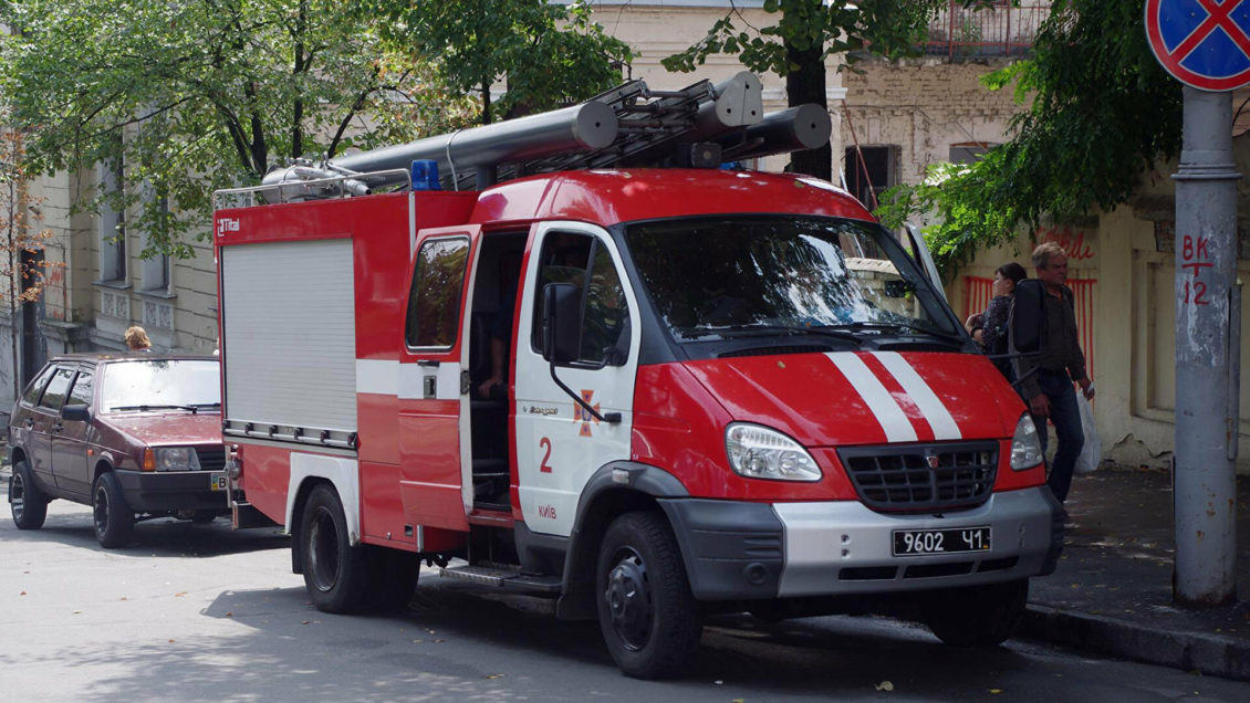 На складах в селе Нерубайском в Одесской области вспыхнул пожар, с огнем борются 70 спасателей