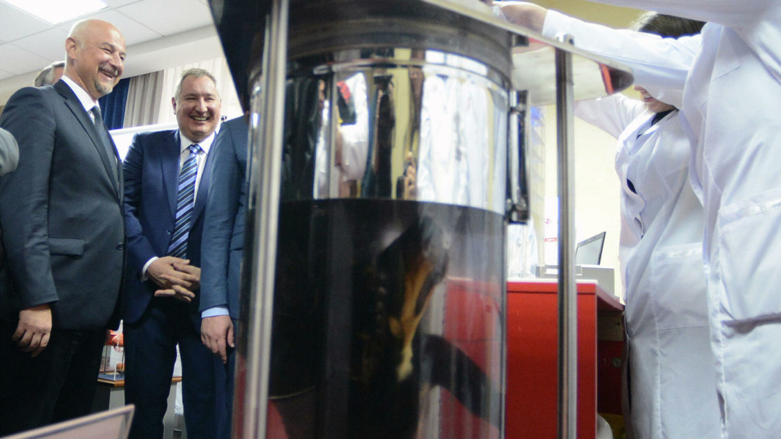 Рогозин рассказал о судьбе таксы, на которой тестировали жидкостное дыхание Рогозин рассказал о судьбе таксы, на которой тестировали жидкостное дыхание