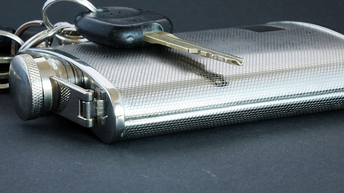 Пьяный костромич, поссорившись с девушкой, гонял по городу на 200 км/ч Пьяный костромич, поссорившись с девушкой, гонял по городу на 200 км/ч