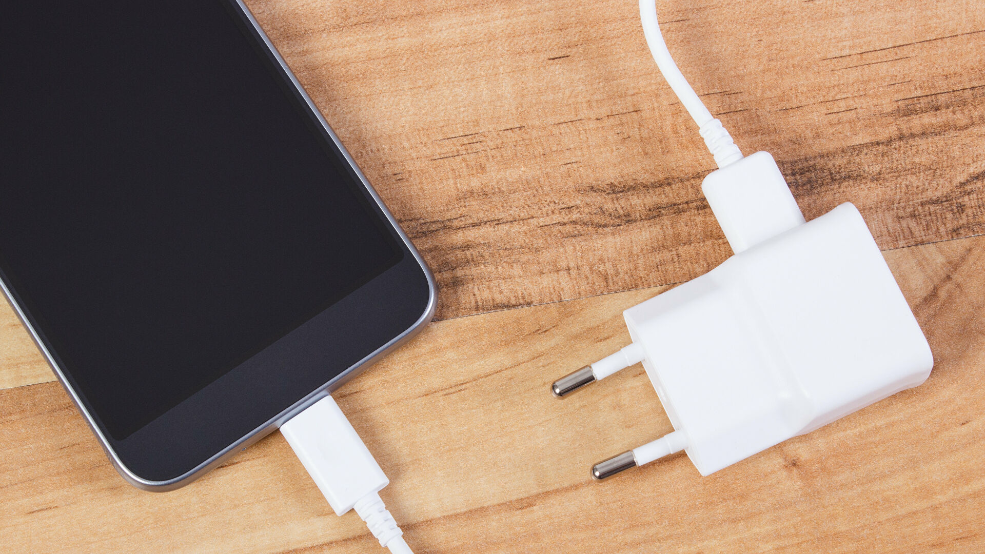 Раньше было лучше: почему современные смартфоны и ноутбуки часто ломаются