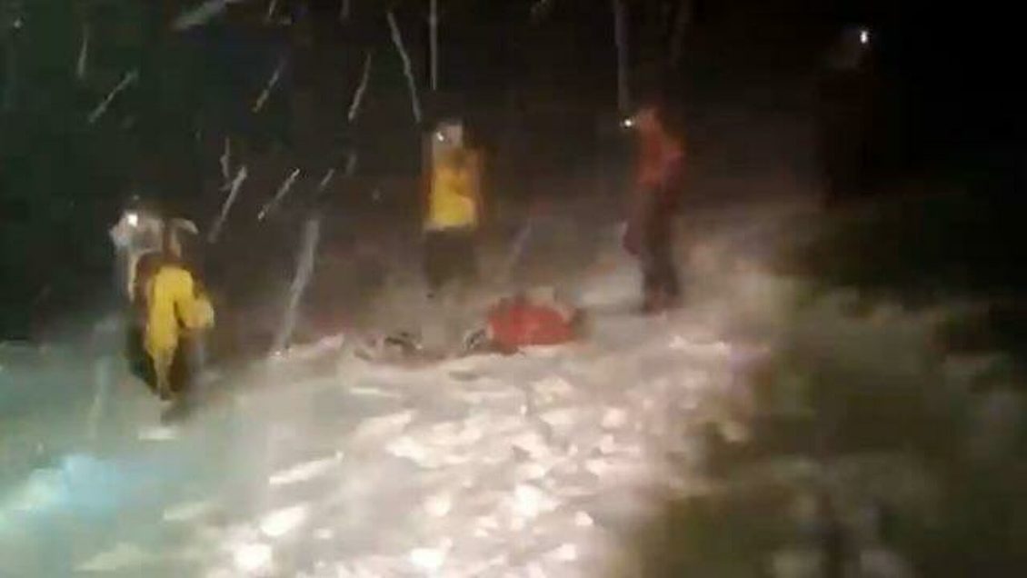 Тела троих погибших на Эльбрусе альпинистов спустят в воскресенье Тела троих погибших на Эльбрусе альпинистов спустят в воскресенье