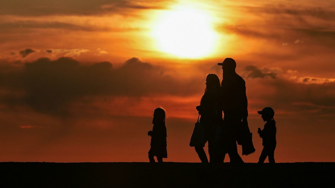 Почти 1,4 тысячи детей-сирот обрели семью в Подмосковье с начала года