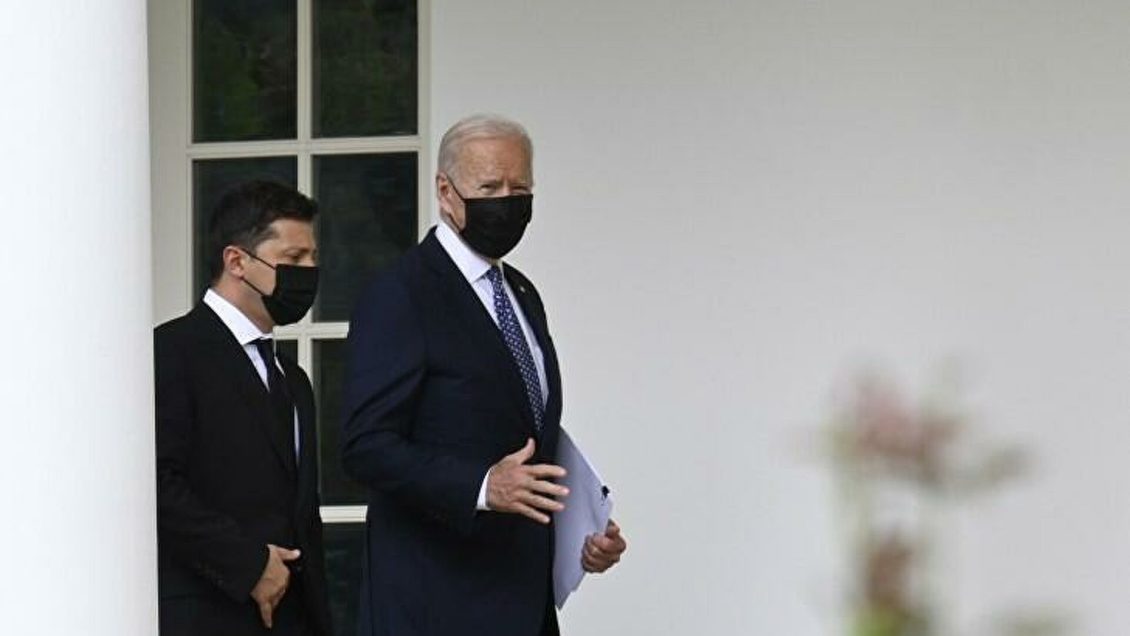 Читатели Le Figaro осудили реакцию Киева на участие жителей Донбасса в российских выборах