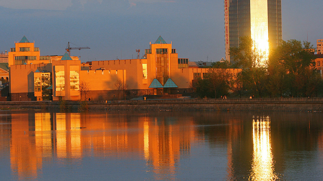 Два сторожа заснули в здании окружного избиркома в Челябинске Два сторожа заснули в здании окружного избиркома в Челябинске