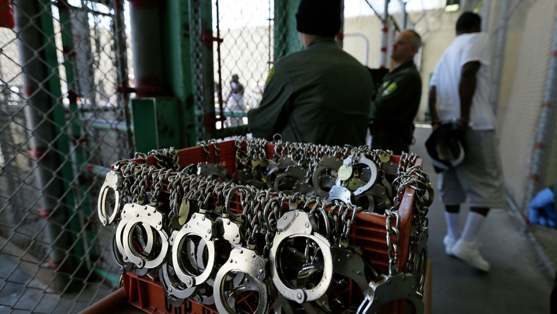 CNN: мультимиллионер Дерст признан виновным в убийстве более чем 20-летней давности CNN: мультимиллионер Дерст признан виновным в убийстве более чем 20-летней давности