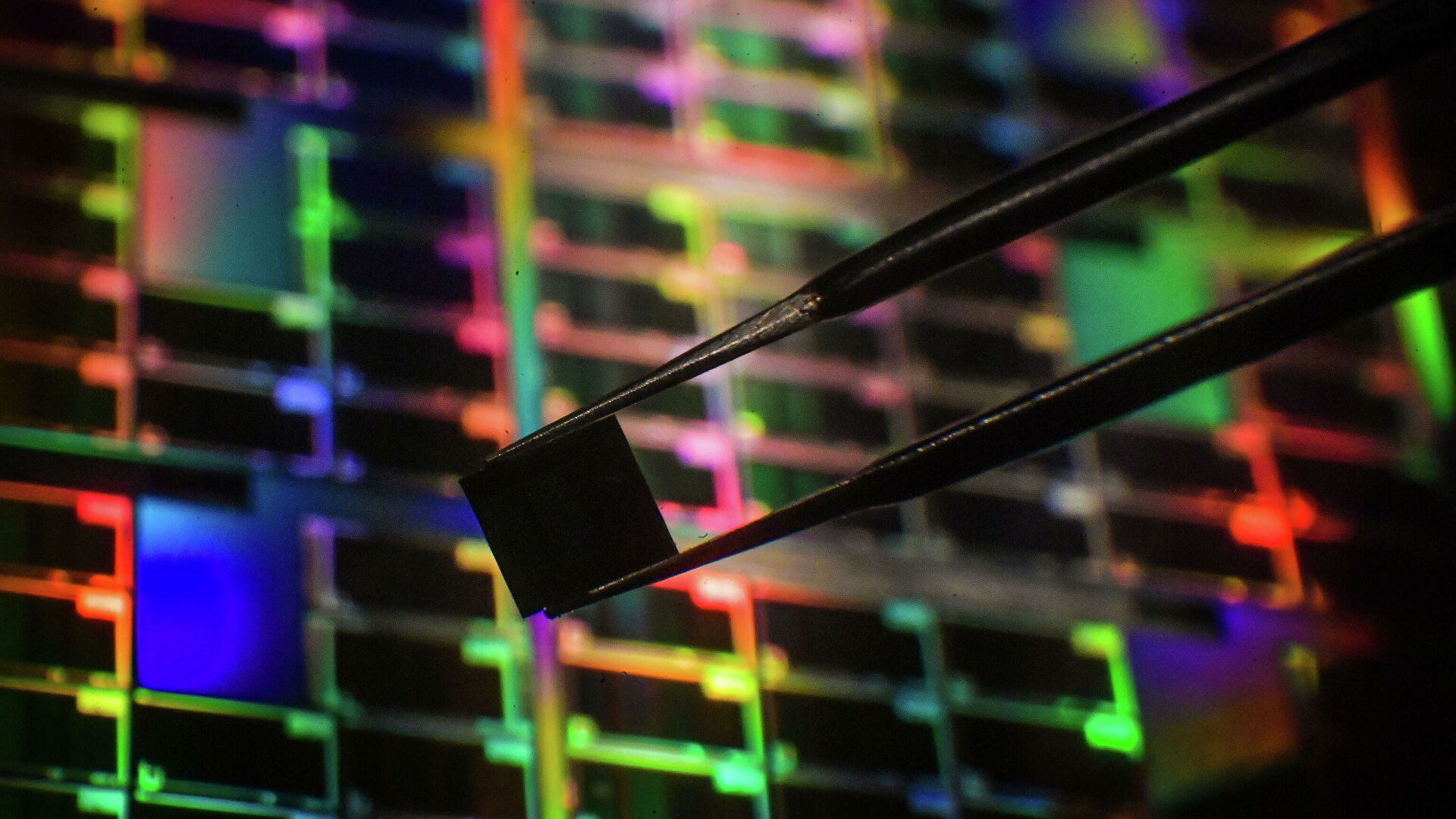 Трансформация материи. Ученые рассказали о технологии атомарной "сварки"