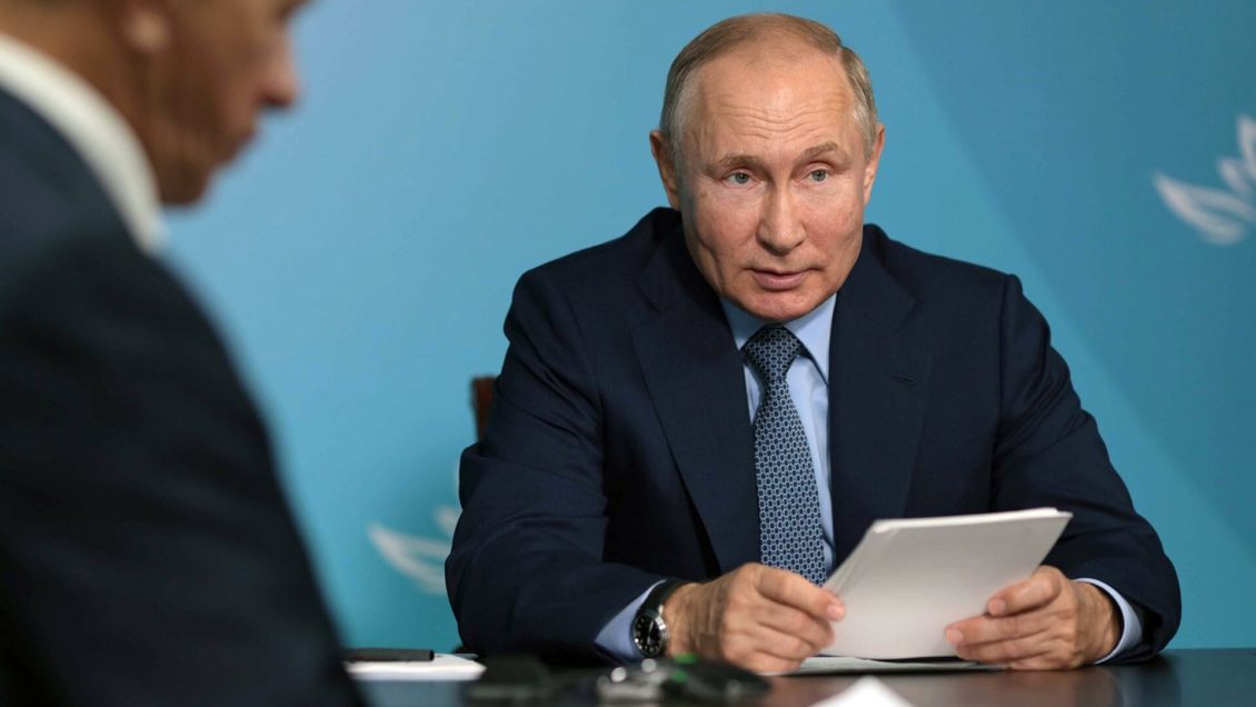 Путин призвал продолжать развитие Дальнего Востока 