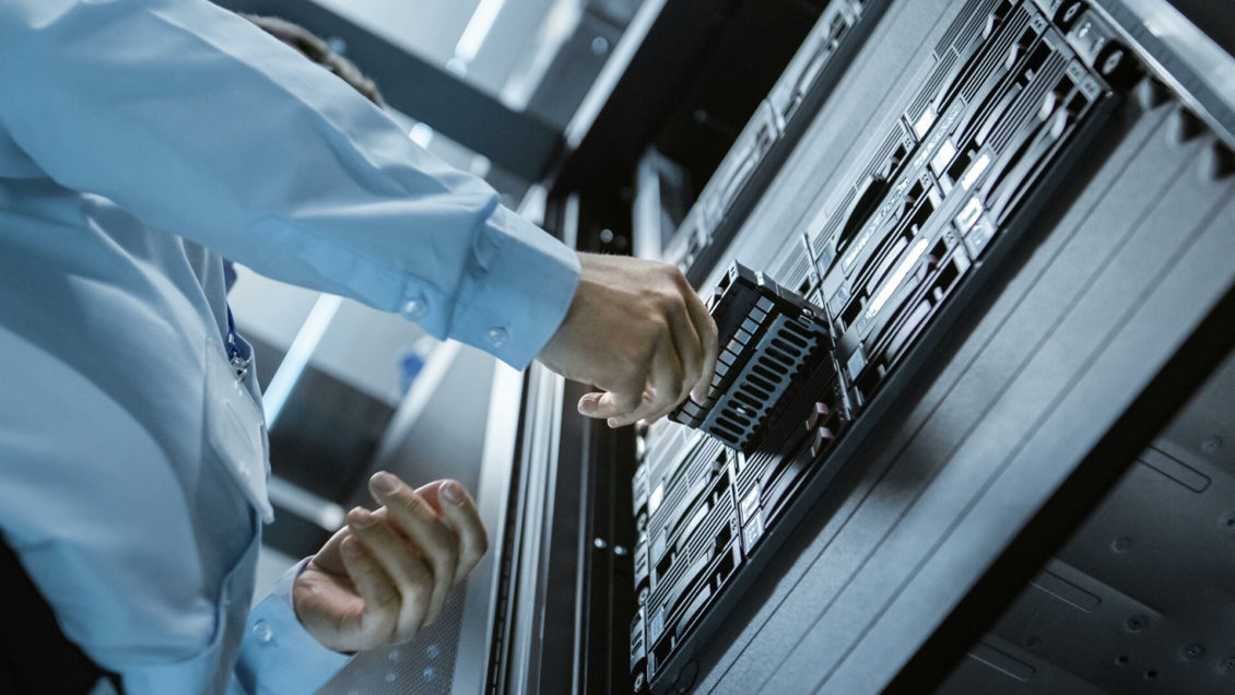 Ученые придумали, как надежно cнабжать энергией хранилища "больших данных" Ученые придумали, как надежно cнабжать энергией хранилища "больших данных"