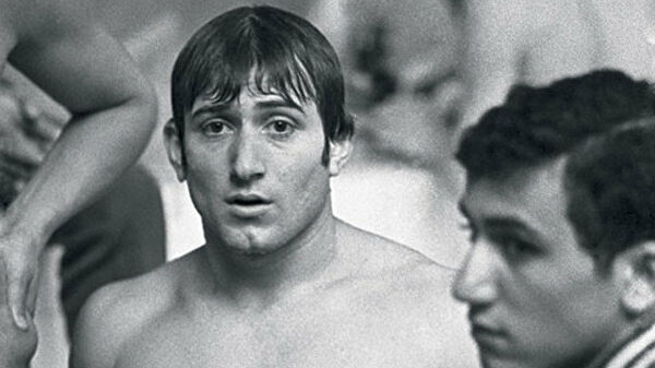 Он спас 20 человек от неминуемой смерти: подвиг пловца Шаварша Карапетяна Он спас 20 человек от неминуемой смерти: подвиг пловца Шаварша Карапетяна