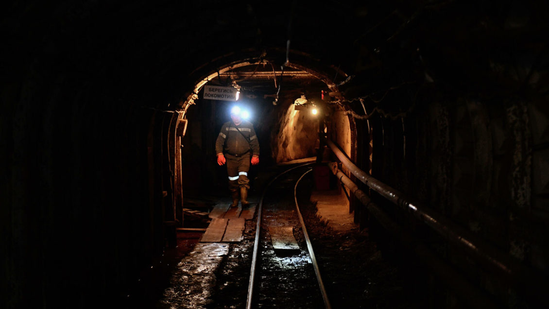 В России создают уникальную "нервную систему" для угледобывающих шахт В России создают уникальную "нервную систему" для угледобывающих шахт