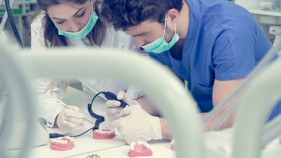 Хабаровские врачи впервые провели операцию на мозге пациента с эпилепсией Хабаровские врачи впервые провели операцию на мозге пациента с эпилепсией