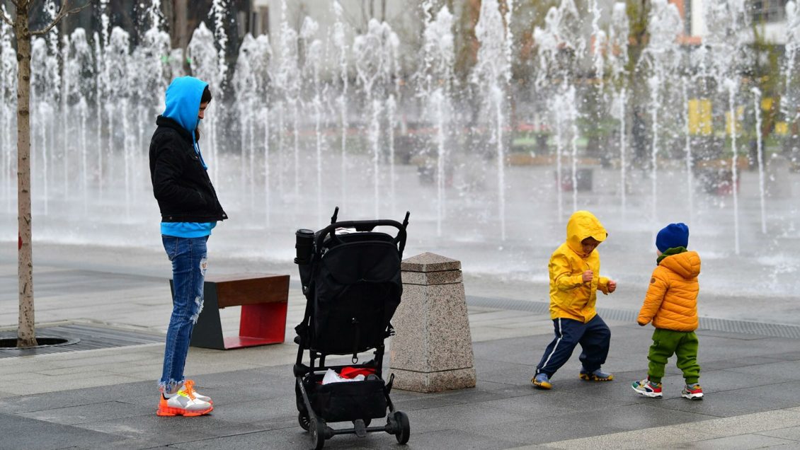 Почти 1,4 тысячи детей-сирот обрели семью в Подмосковье с начала года