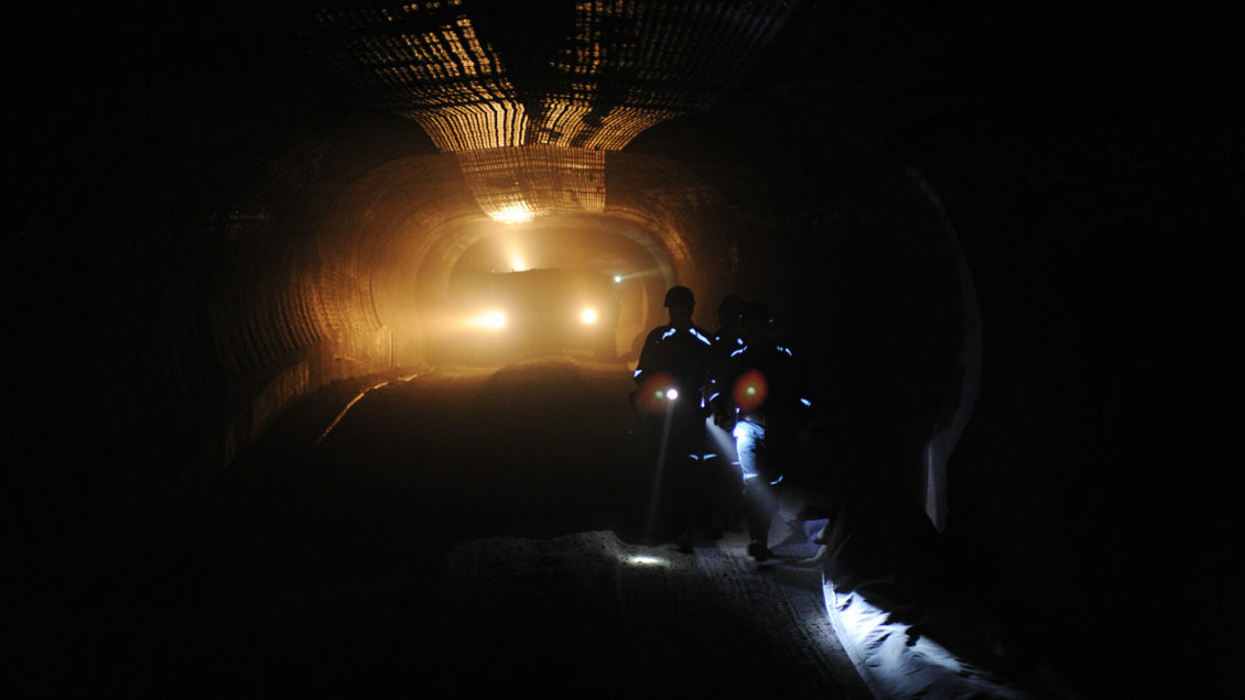 В России создают уникальную "нервную систему" для угледобывающих шахт В России создают уникальную "нервную систему" для угледобывающих шахт