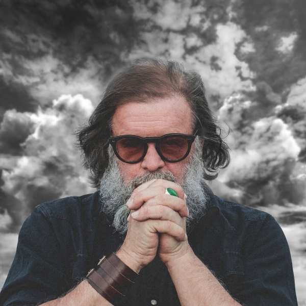 Борис Гребенщиков выставил на NFT-аукцион 24 своих портрета Борис Гребенщиков выставил на NFT-аукцион 24 своих портрета