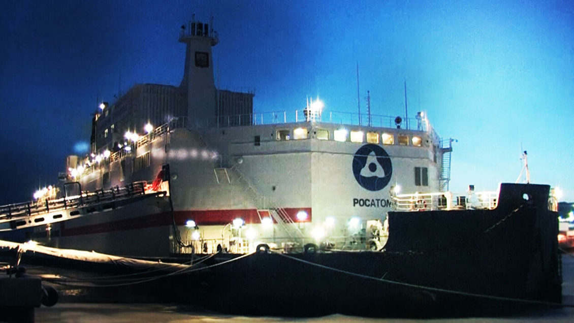 Читатели Daily Mail признали, что Россия с плавучей АТЭС обогнала Запад "на много миль" Читатели Daily Mail признали, что Россия с плавучей АТЭС обогнала Запад "на много миль"