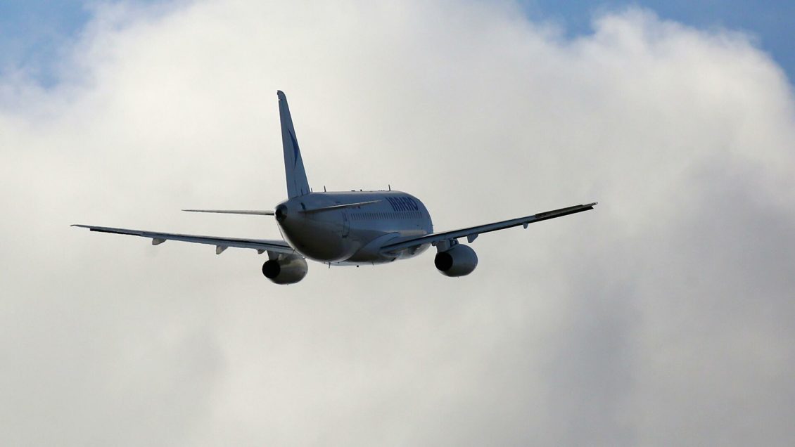 Мантуров назвал сроки сертификации Aurus Business Jet