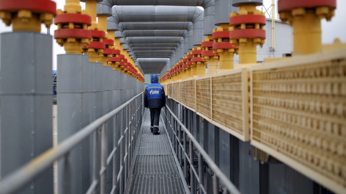 Цены на газ в Европе опустились ниже 1450 долларов за тысячу кубометров