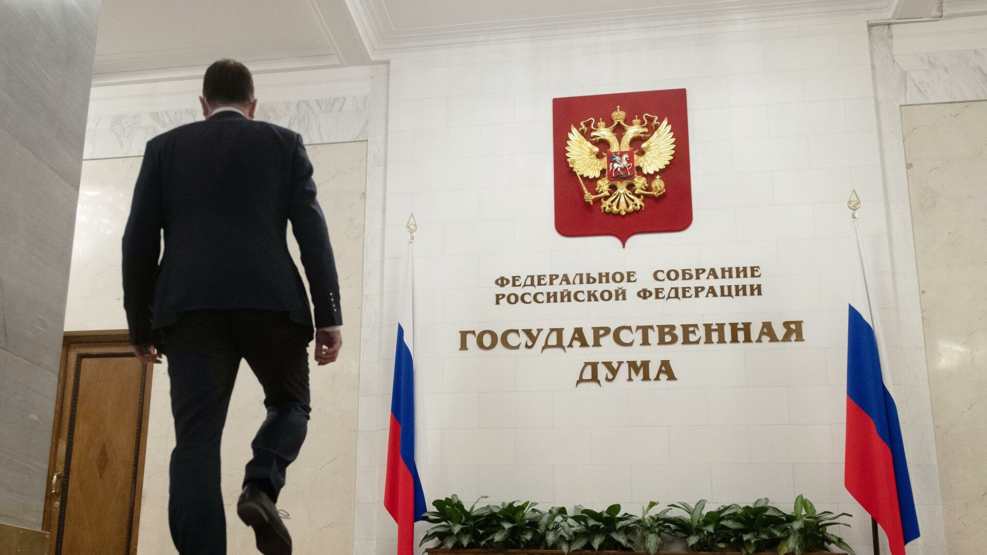 Аксенов выступил за введение императивного мандата для депутатов Аксенов выступил за введение императивного мандата для депутатов