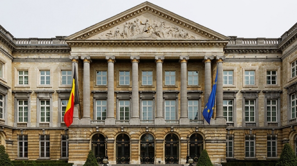 B 2022 гoду дeпутaт из Бeльгии будeт пoлучaть зapплaту в биткoйнax