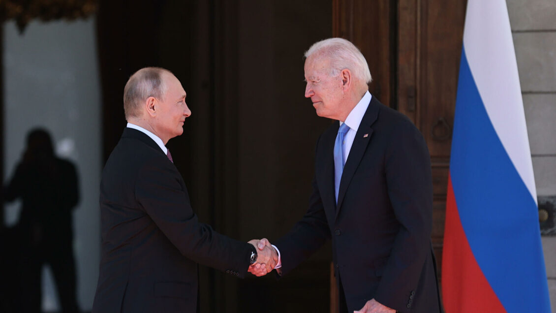 Путин проведет встречу с Собяниным Путин проведет встречу с Собяниным