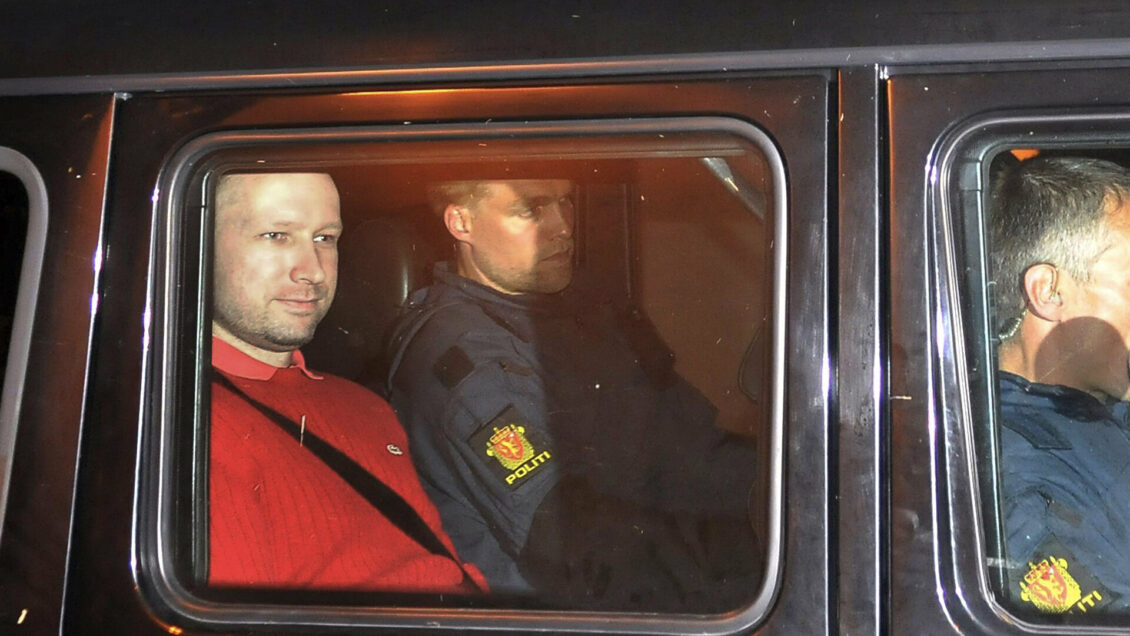 Суд в Норвегии рассмотрит прошение террориста Брейвика о досрочном освобождении Суд в Норвегии рассмотрит прошение террориста Брейвика о досрочном освобождении