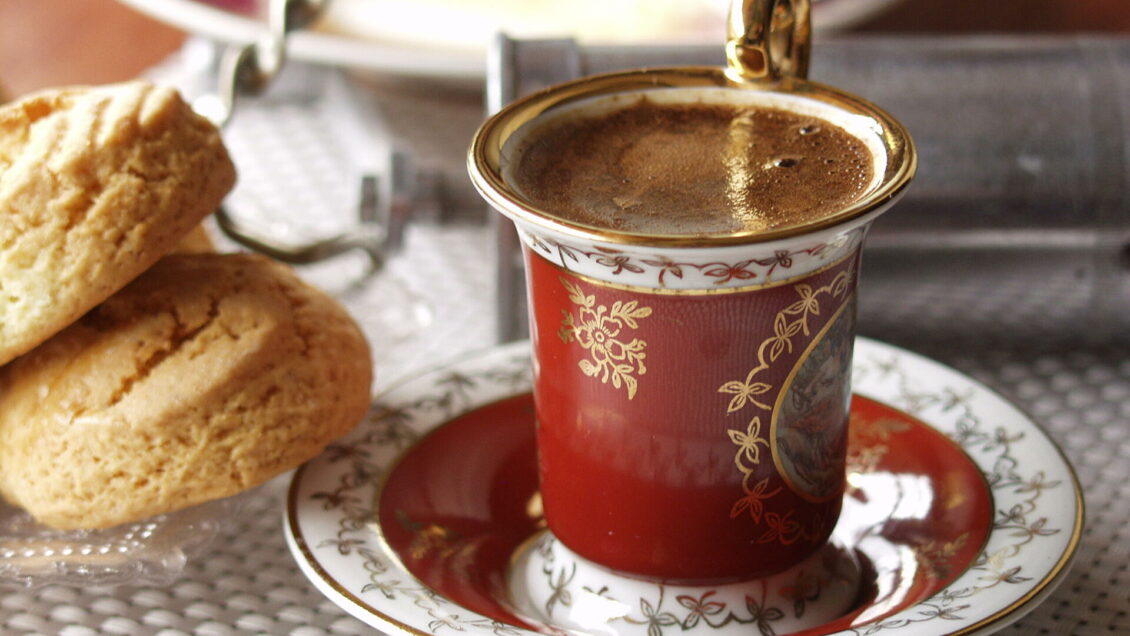 Ученые выяснили, как кофе влияет на пищеварение Ученые выяснили, как кофе влияет на пищеварение