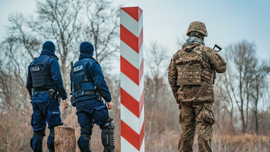 Польша начала строить 186 километровое заграждение на границе с Белоруссией Польша начала строить 186 километровое заграждение на границе с Белоруссией