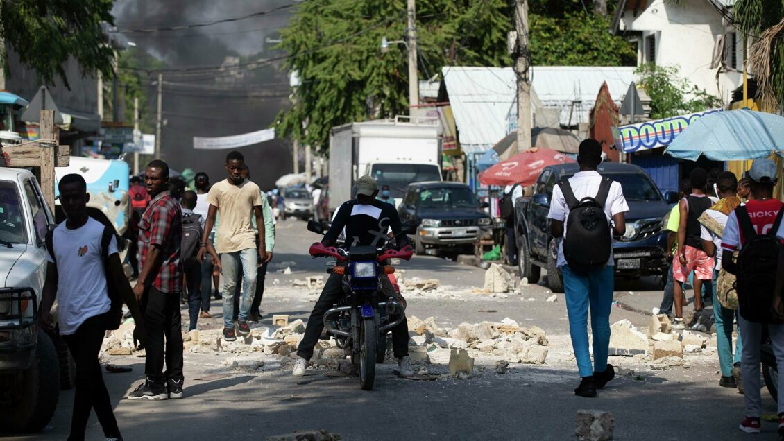Haiti24: двух журналистов убили в столице Гаити после интервью с главарем банды Haiti24: двух журналистов убили в столице Гаити после интервью с главарем банды